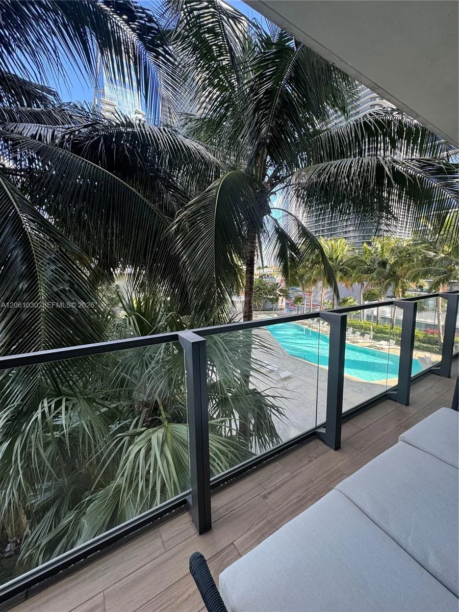 88 SW 7th St # 805, Miami, FL 33130