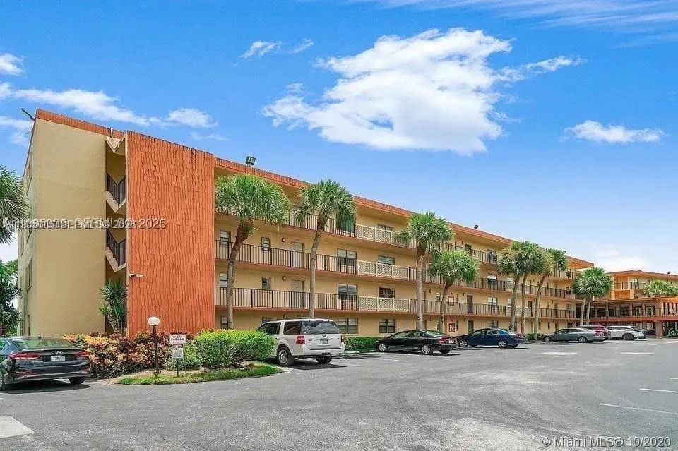 9440 SW 8th St # 402, Boca Raton, FL 33428