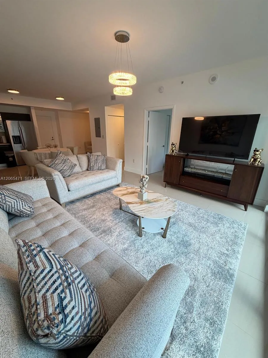 90 SW 3rd St # 1416, Miami, FL 33130 photo 2