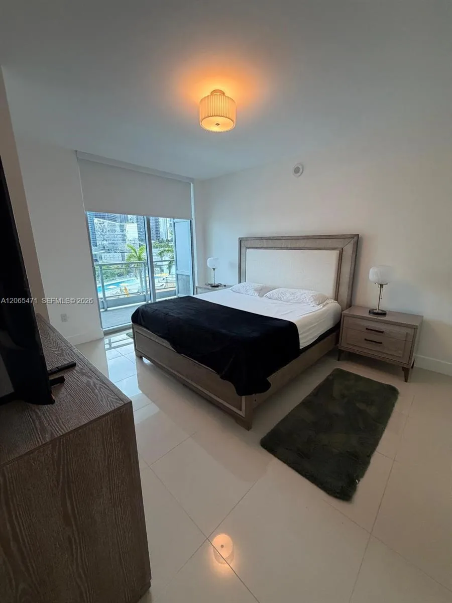 90 SW 3rd St # 1416, Miami, FL 33130 photo 5