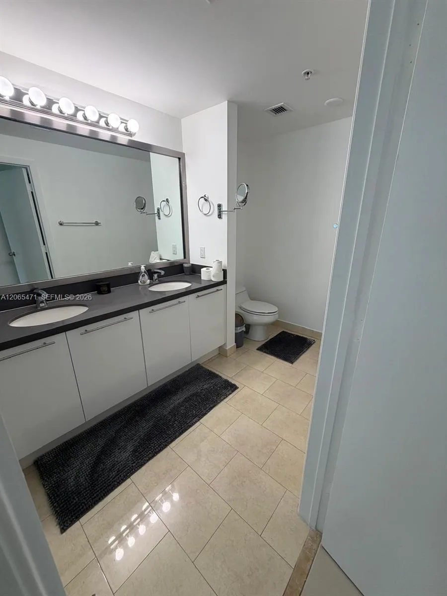 90 SW 3rd St # 1416, Miami, FL 33130 photo 8