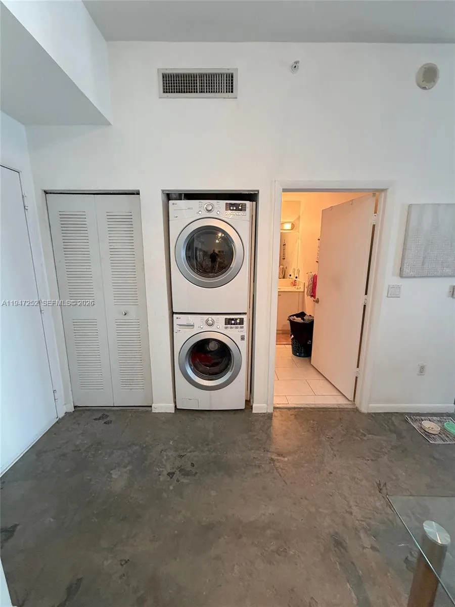 133 NE 2nd Ave # 2107, Miami, FL 33132 photo 12