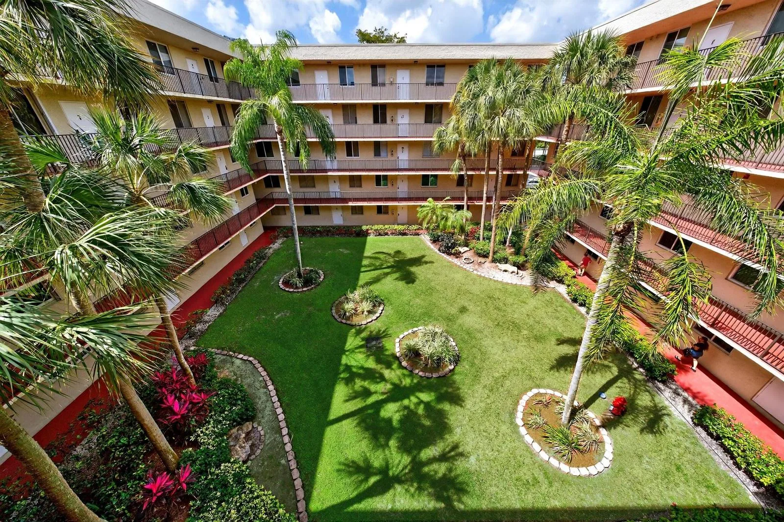 3223 Riverside Drive # C-406, Coral Springs, FL 33065