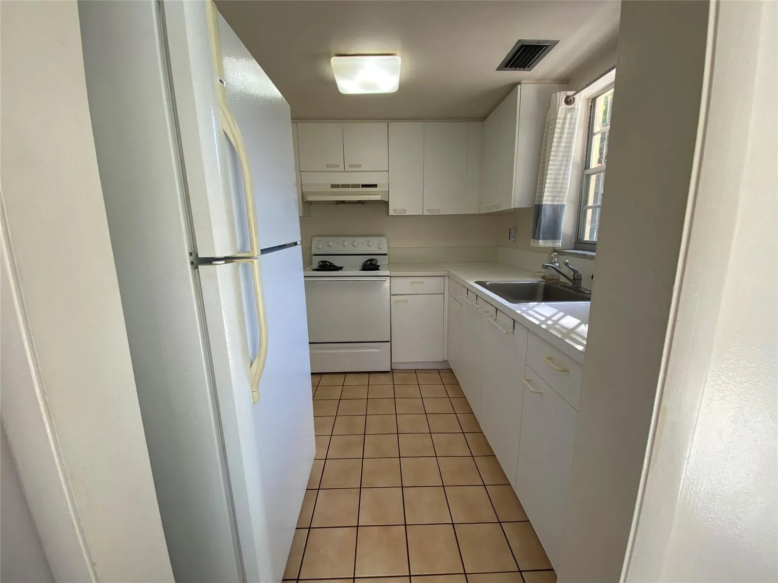 310 SW 11th Court, Fort Lauderdale, FL 33315 photo 6