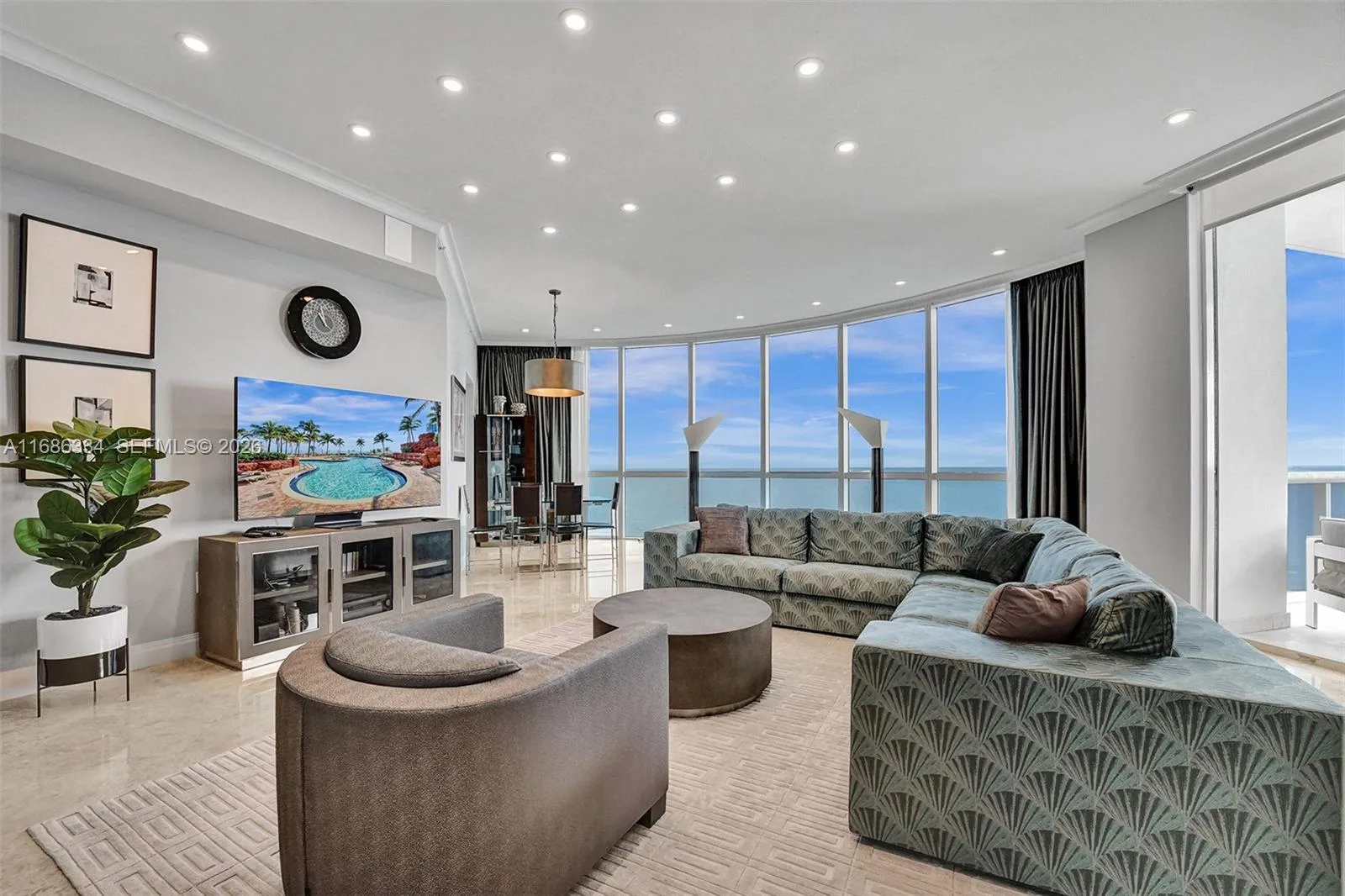 18101 Collins Ave # 3409, Sunny Isles Beach, FL 33160 photo 2