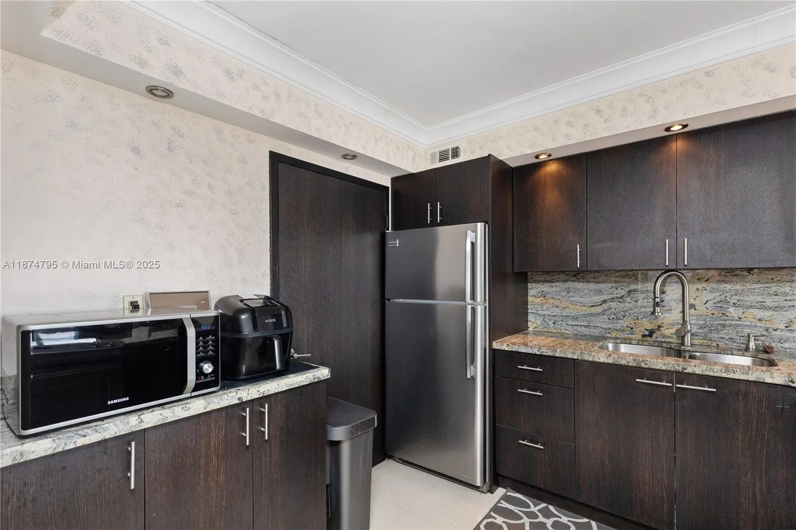 3180 S Ocean Dr # 1517, Hallandale Beach, FL 33009 photo 4
