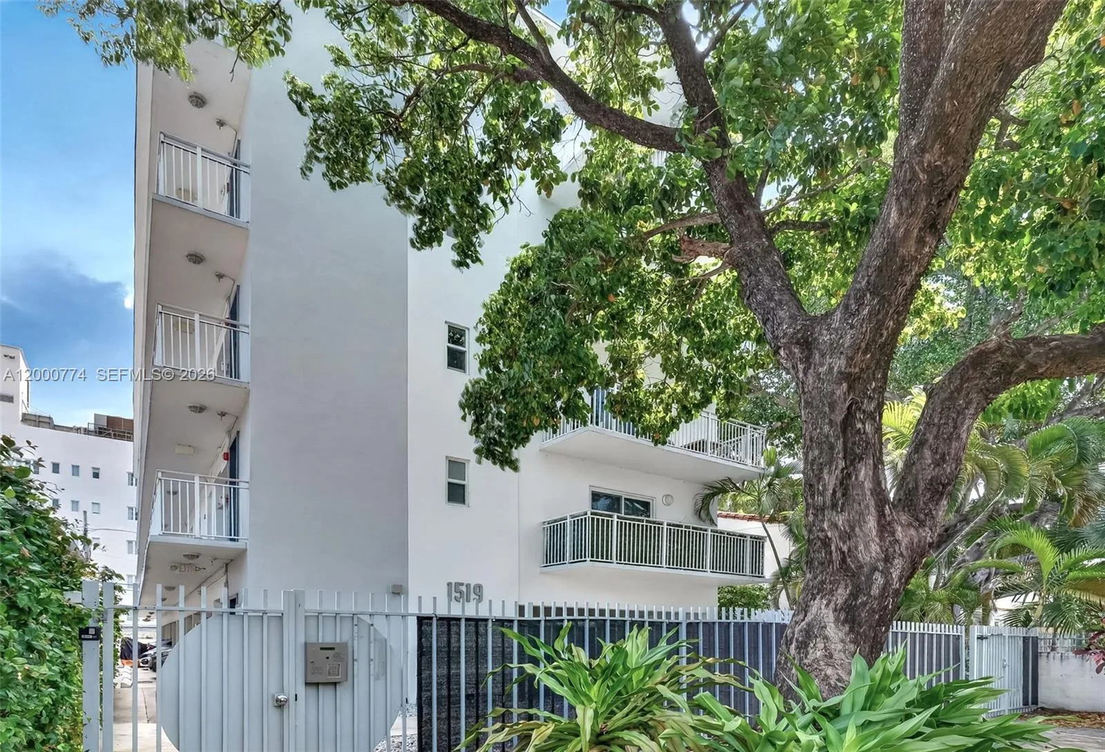1519 Drexel Ave # 201 + DEN, Miami Beach, FL 33139 photo 11