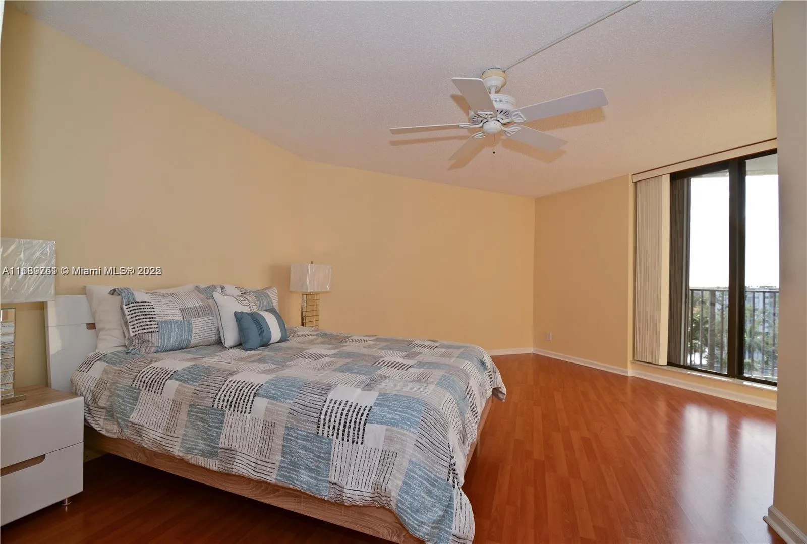 300 Three Islands Blvd # 308, Hallandale Beach, FL 33009 photo 9