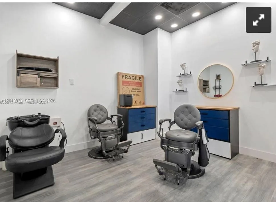 2300 W 84th St, Hialeah, FL 33016