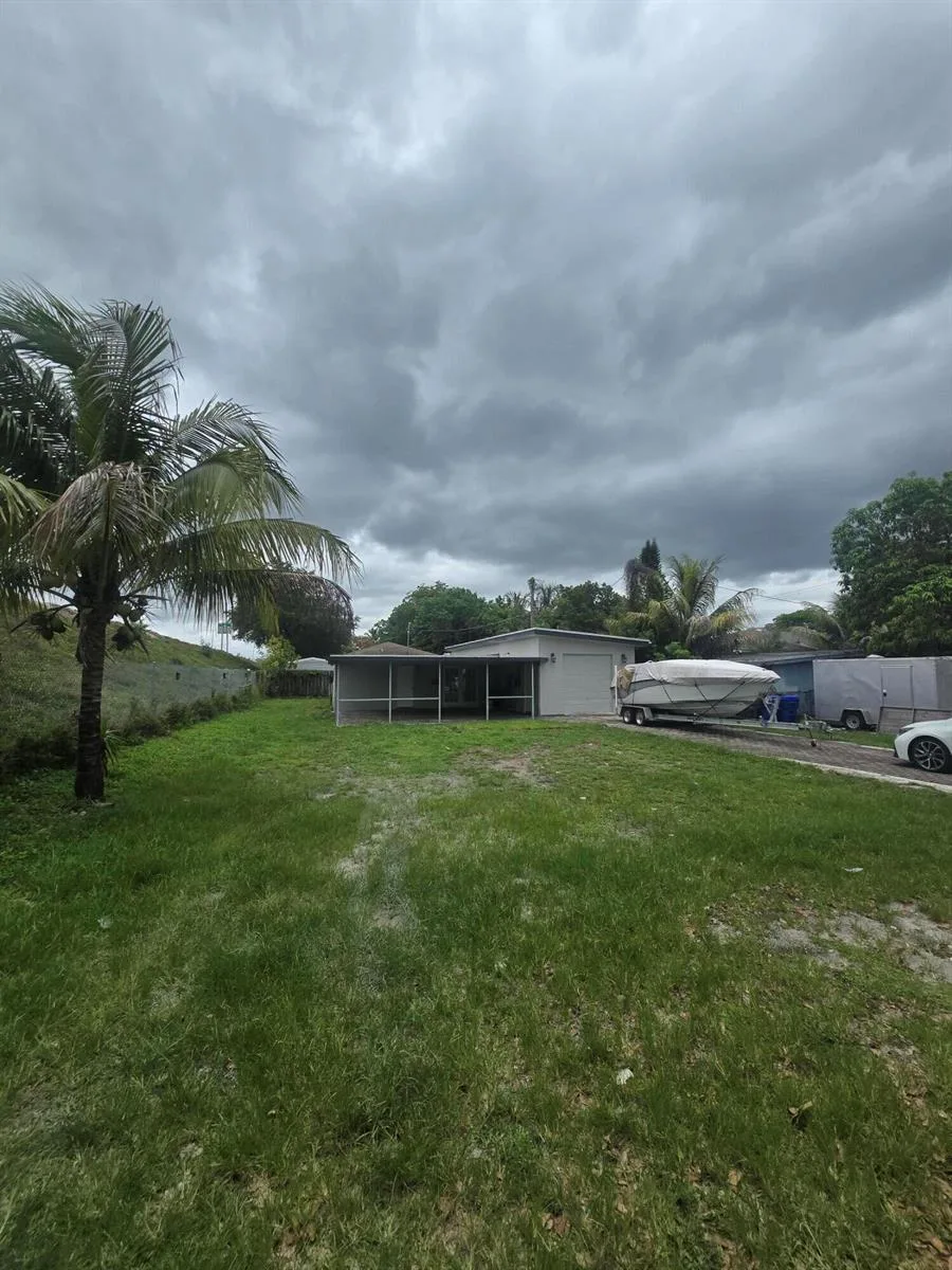 6209 Grant Street, Hollywood, FL 33024