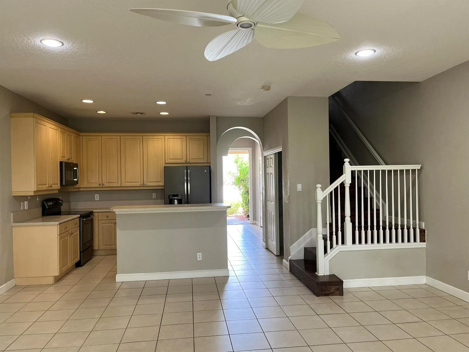 404 SE Bloxham Way, Stuart, FL 34997 photo 2