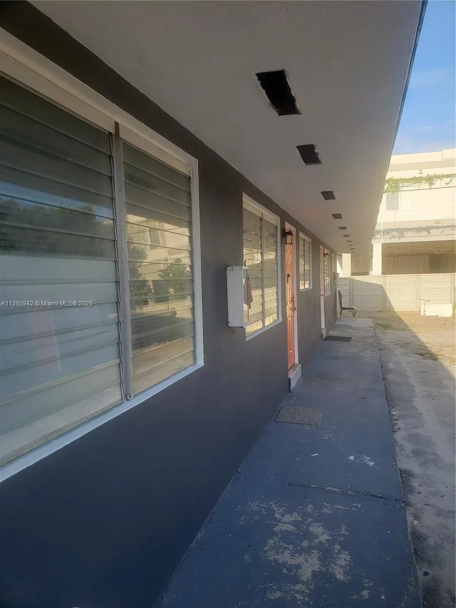 2865 NW 22nd Ave, Miami, FL 33142 — zdjęcie 3