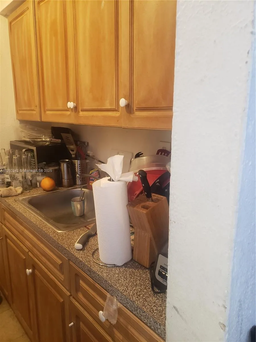 2865 NW 22nd Ave, Miami, FL 33142 — zdjęcie 5