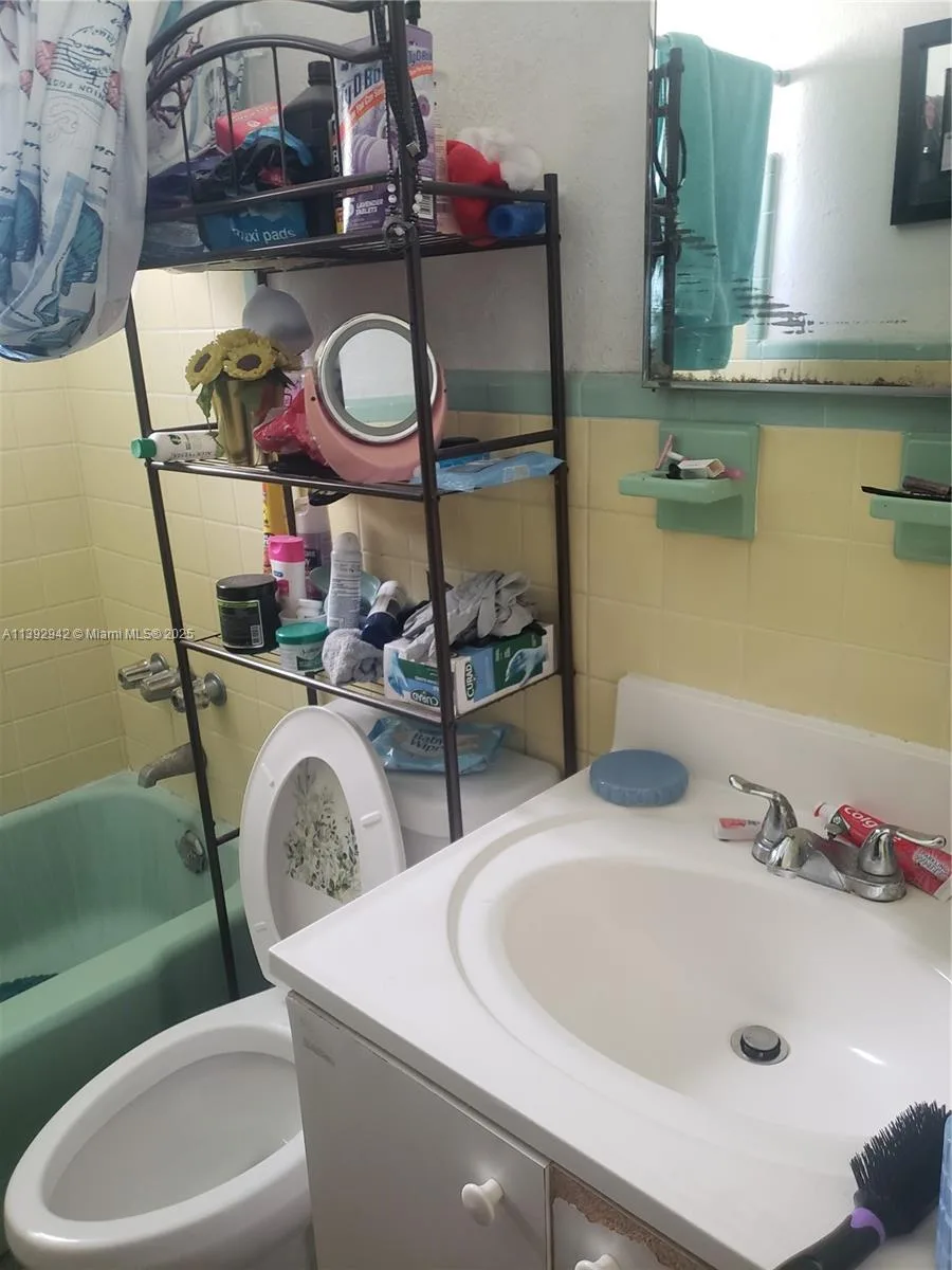 2865 NW 22nd Ave, Miami, FL 33142 photo 9