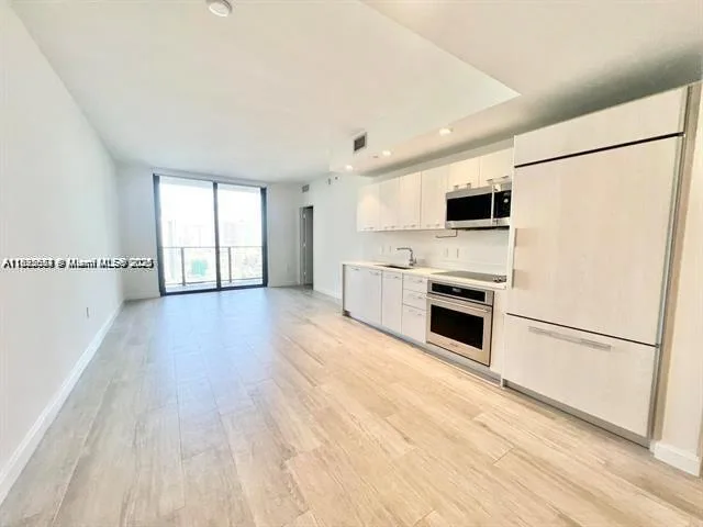 45 SW 9th St # 3009, Miami, FL 33130 photo 5