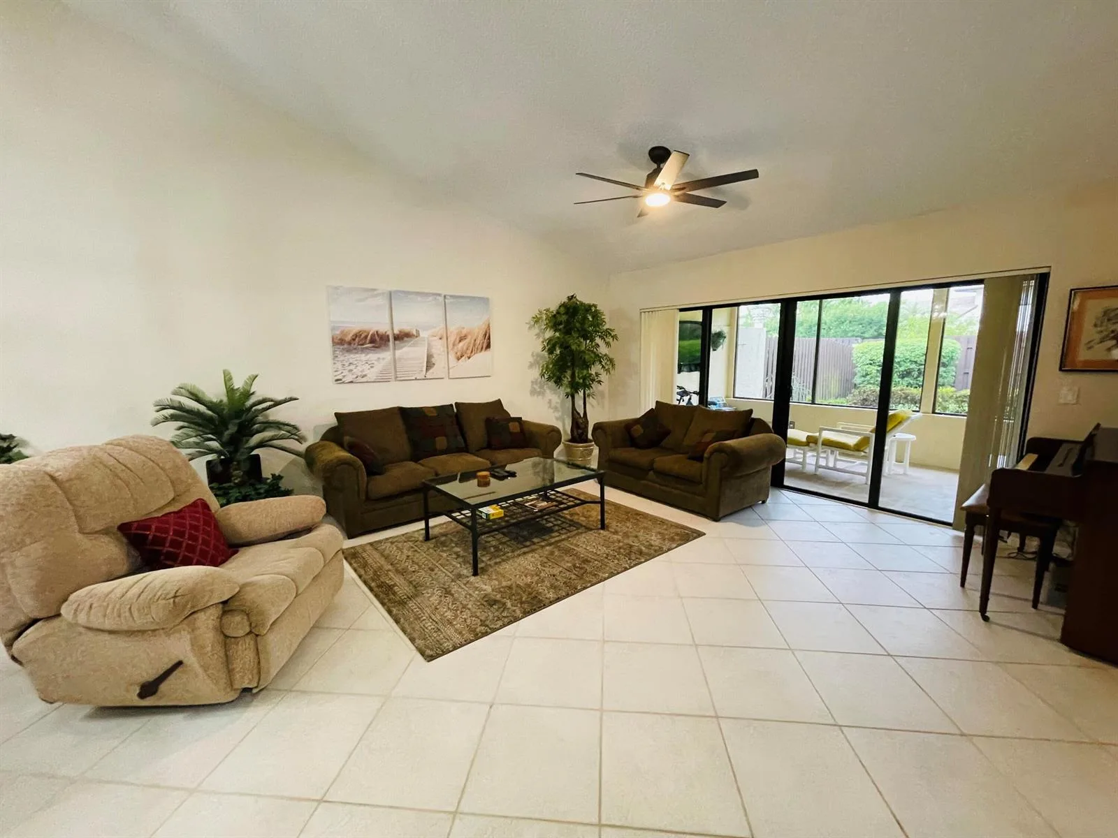 354 SW 28th Avenue, Delray Beach, FL 33445 photo 2