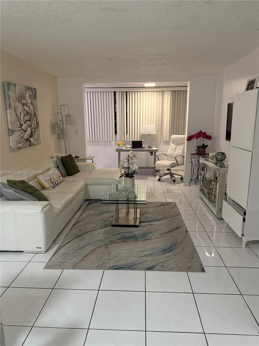 5033 NW 7th St # 312, Miami, FL 33126 photo 4