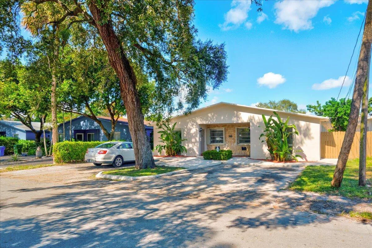 913 ORANGE Isle # B, Fort Lauderdale, FL 33315 photo 2