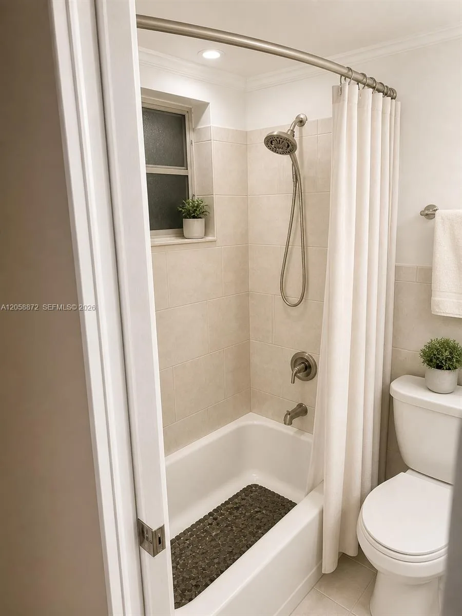 180 NE 12th Ave # 16E, Hallandale Beach, FL 33009 photo 10