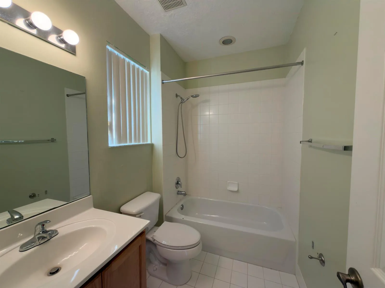 1712 Carvelle Drive, Riviera Beach, FL 33404 photo 7