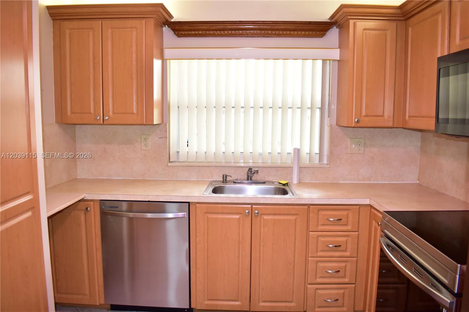 9300 Sunrise Lakes Blvd # 208, Sunrise, FL 33322