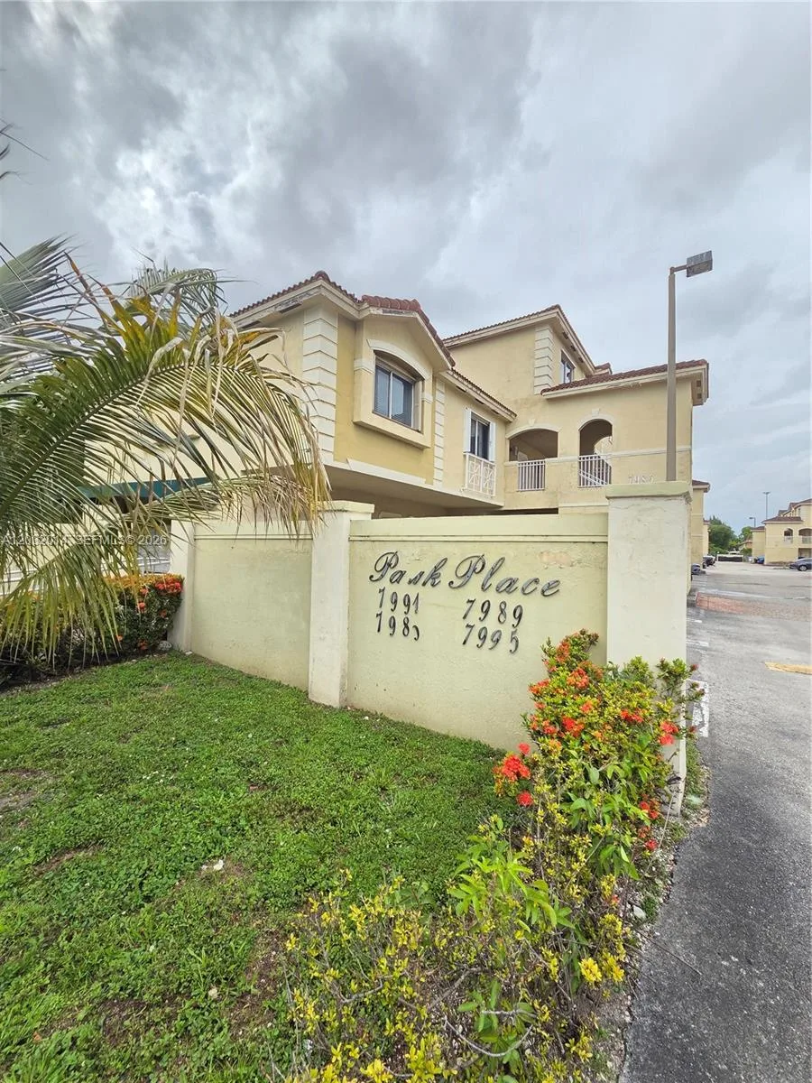 7989 NW 8th St # 108D, Miami, FL 33126