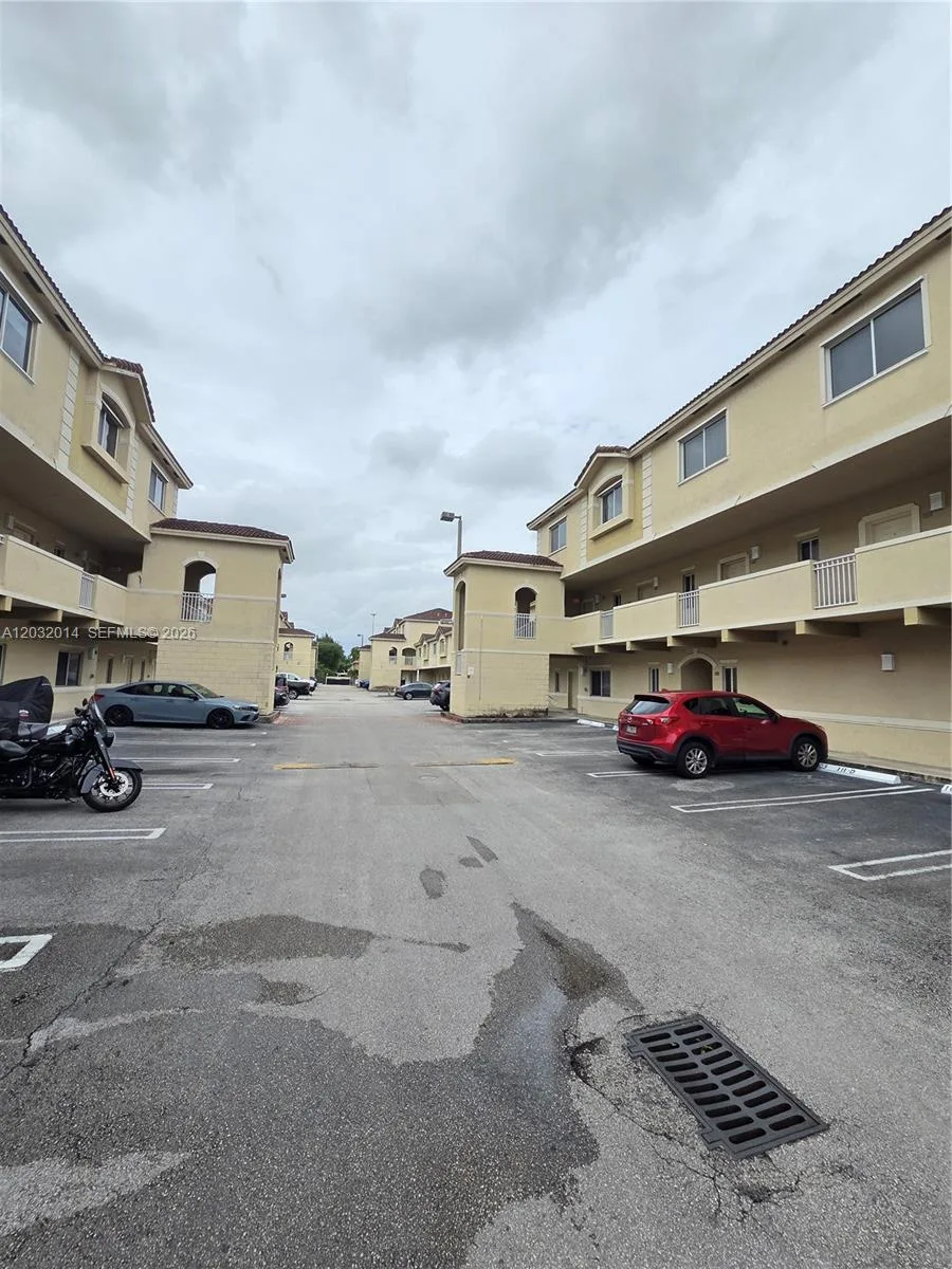 7989 NW 8th St # 108D, Miami, FL 33126 photo 2