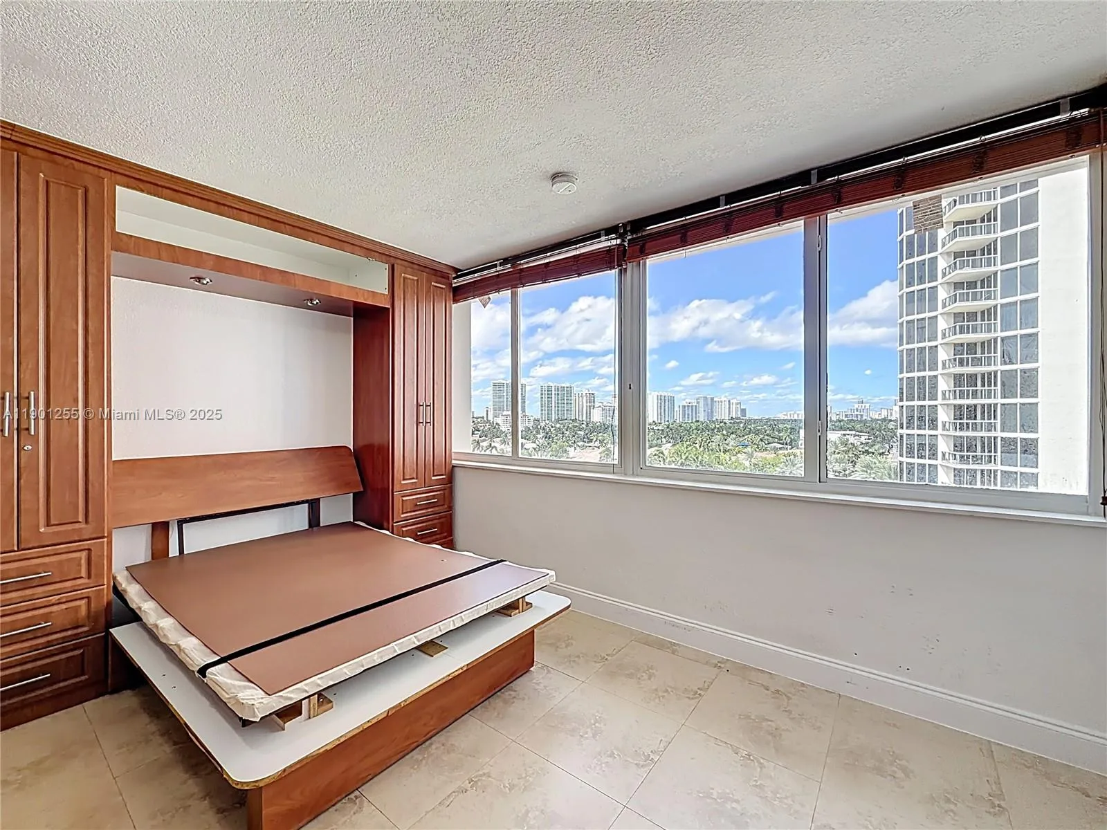 19201 Collins Ave # 729, Sunny Isles Beach, FL 33160 photo 11