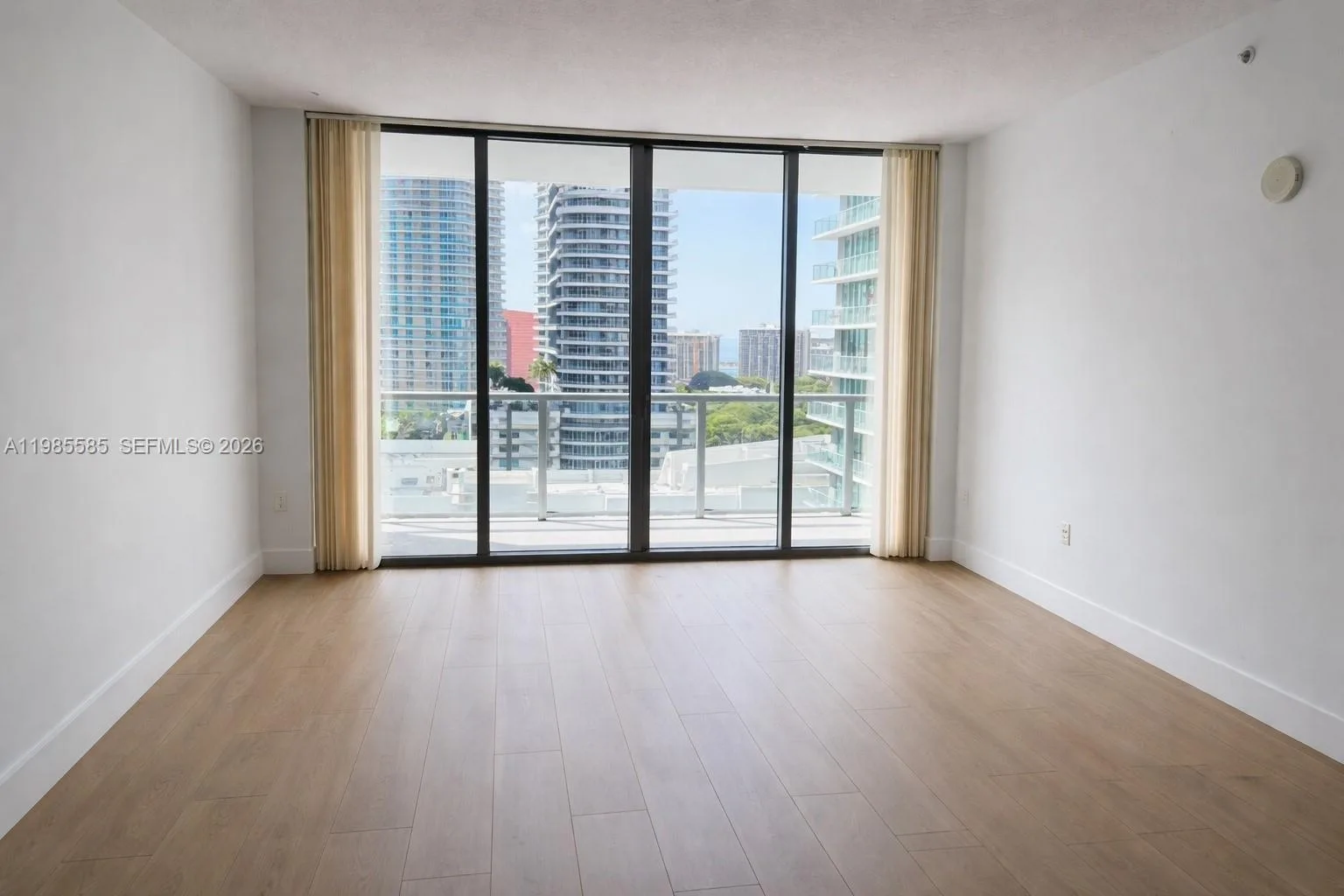 1111 SW 1 AV # 2318-N, Miami, FL 33130 photo 2