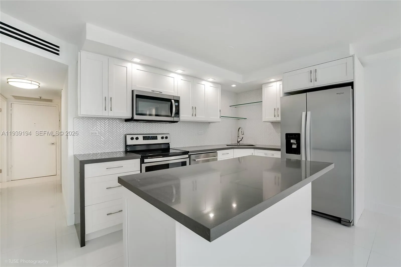 6039 Collins Ave # 1222, Miami Beach, FL 33140