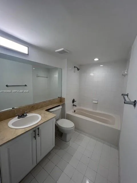 1155 Brickell Bay Dr # 3205, Miami, FL 33131 photo 5