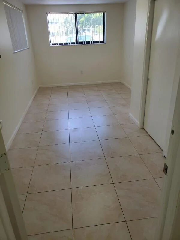 2460 NE 215th Street, Miami, FL 33180 photo 10