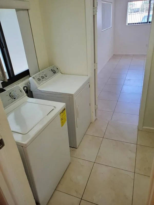 2460 NE 215th Street, Miami, FL 33180 photo 7