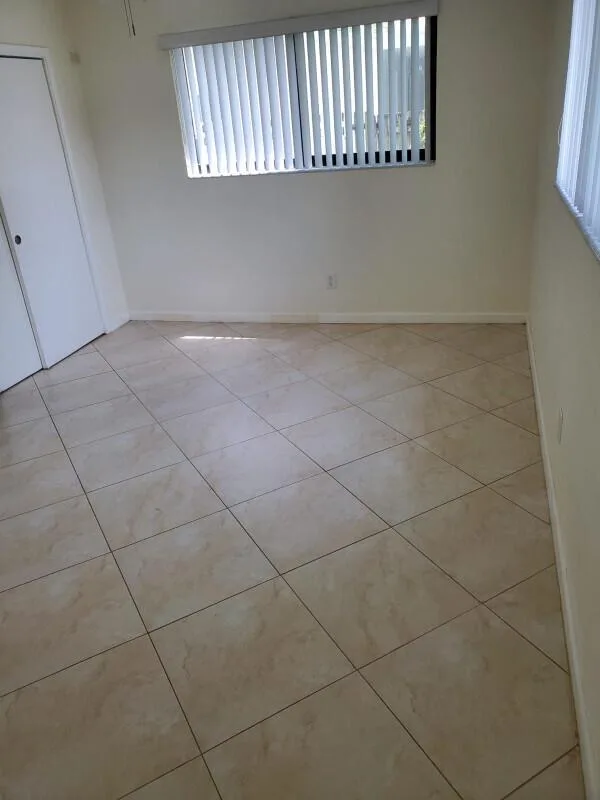 2460 NE 215th Street, Miami, FL 33180 photo 9