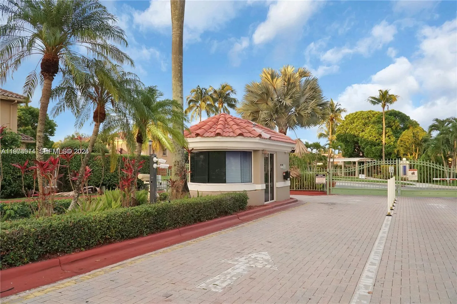 2150 NW 100th Ave, Pembroke Pines, FL 33024 photo 3