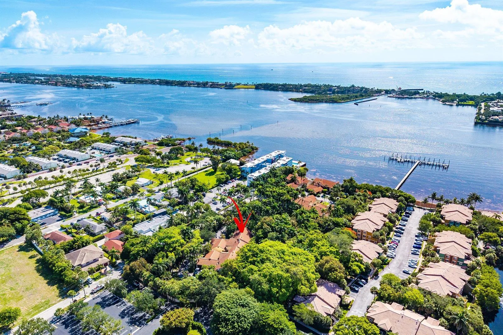 16 Via Lago, Boynton Beach, FL 33435