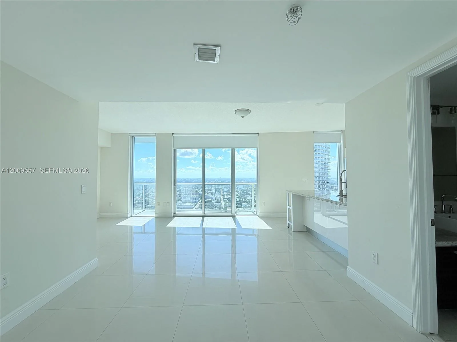 185 SW 7th St # 4100, Miami, FL 33130 photo 9
