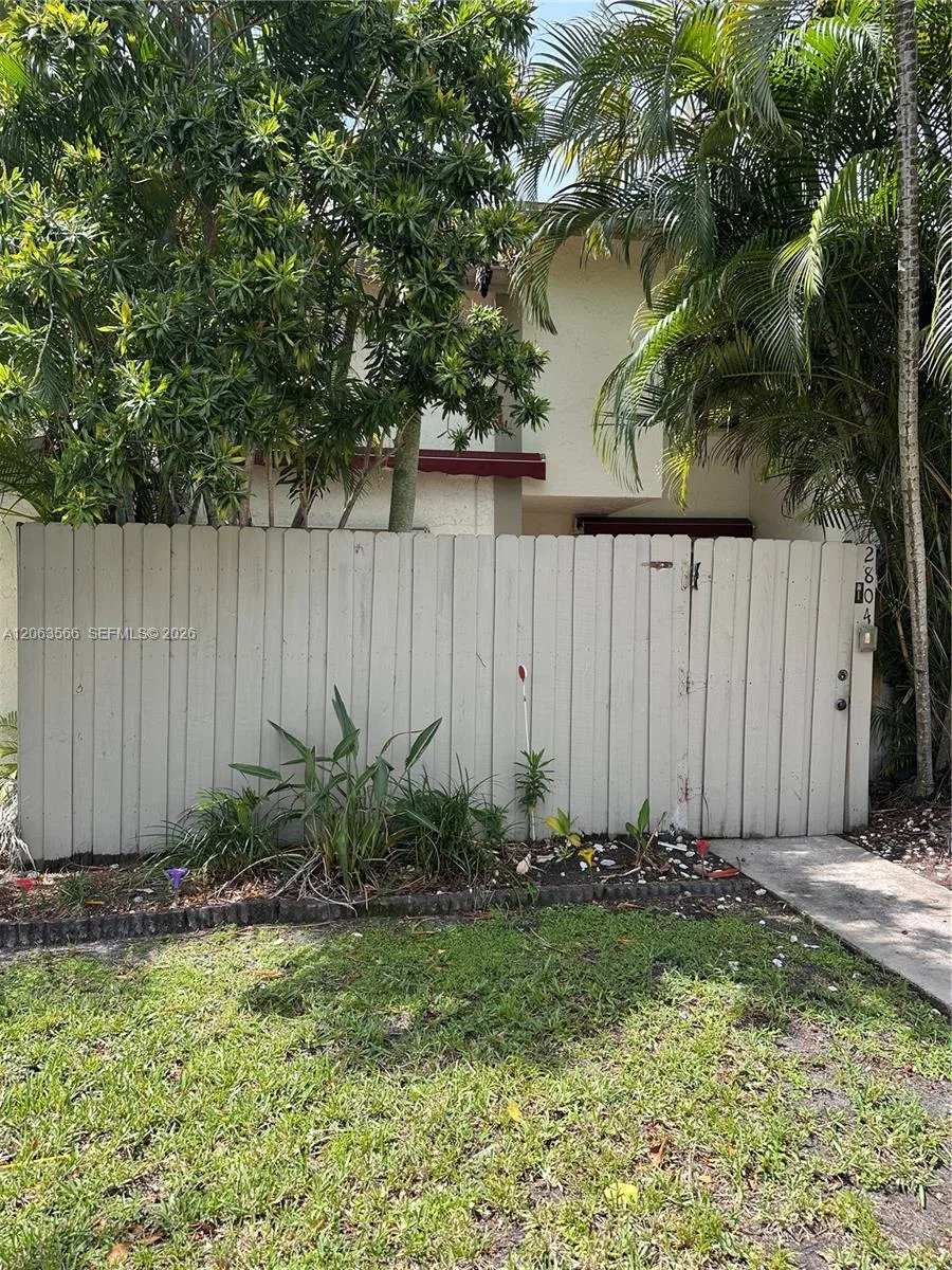 3032 S Oakland Forest Dr # 2804, Oakland Park, FL 33309