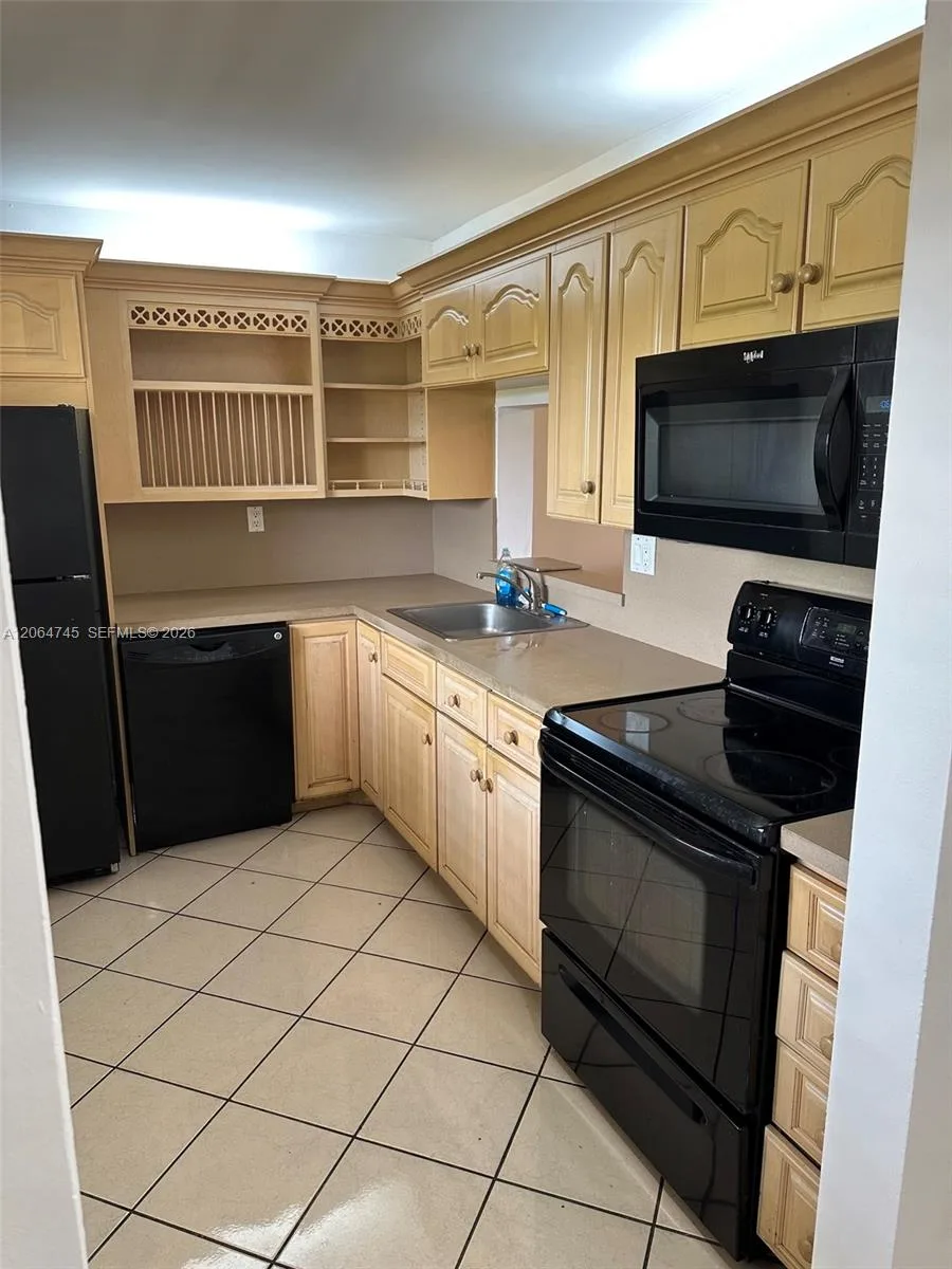 8415 SW 107th Ave # 303W, Miami, FL 33173 photo 5