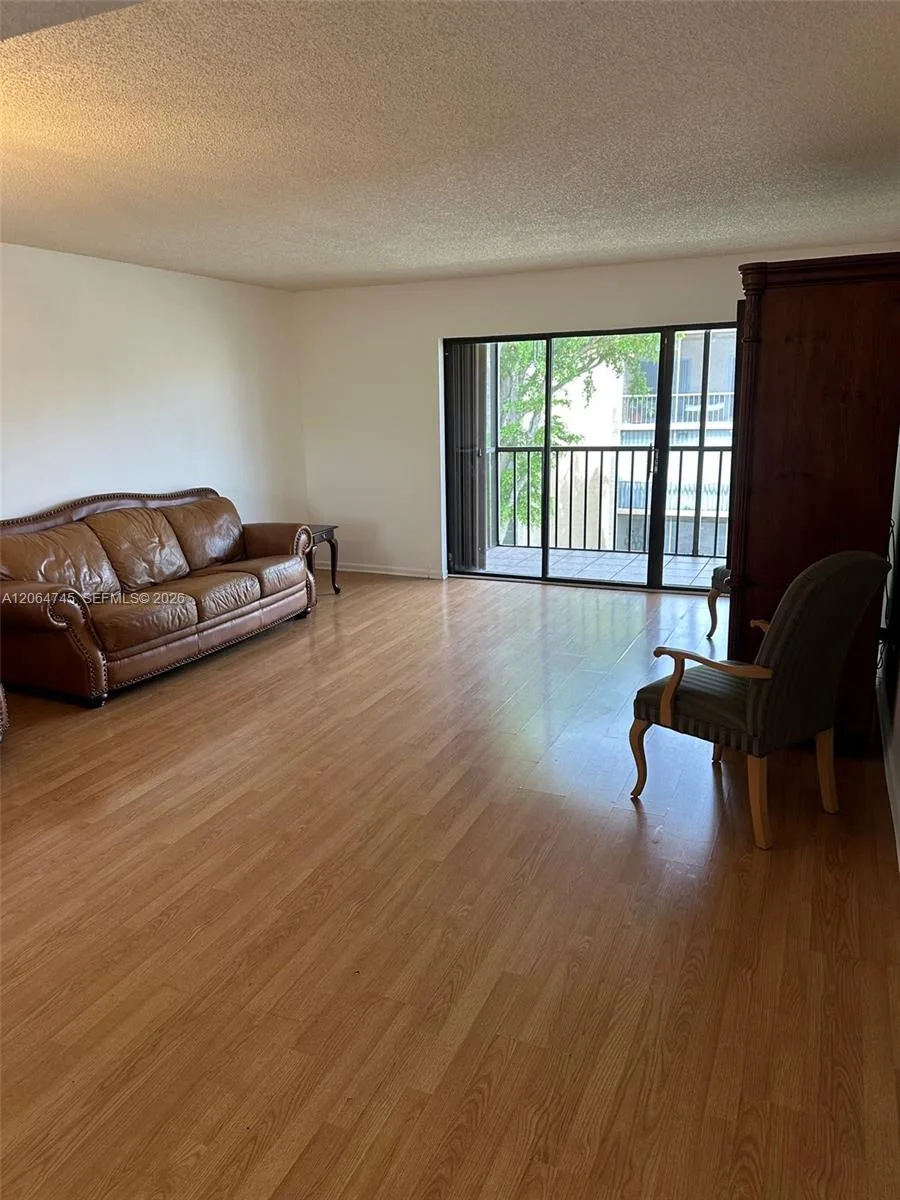 8415 SW 107th Ave # 303W, Miami, FL 33173 photo 6