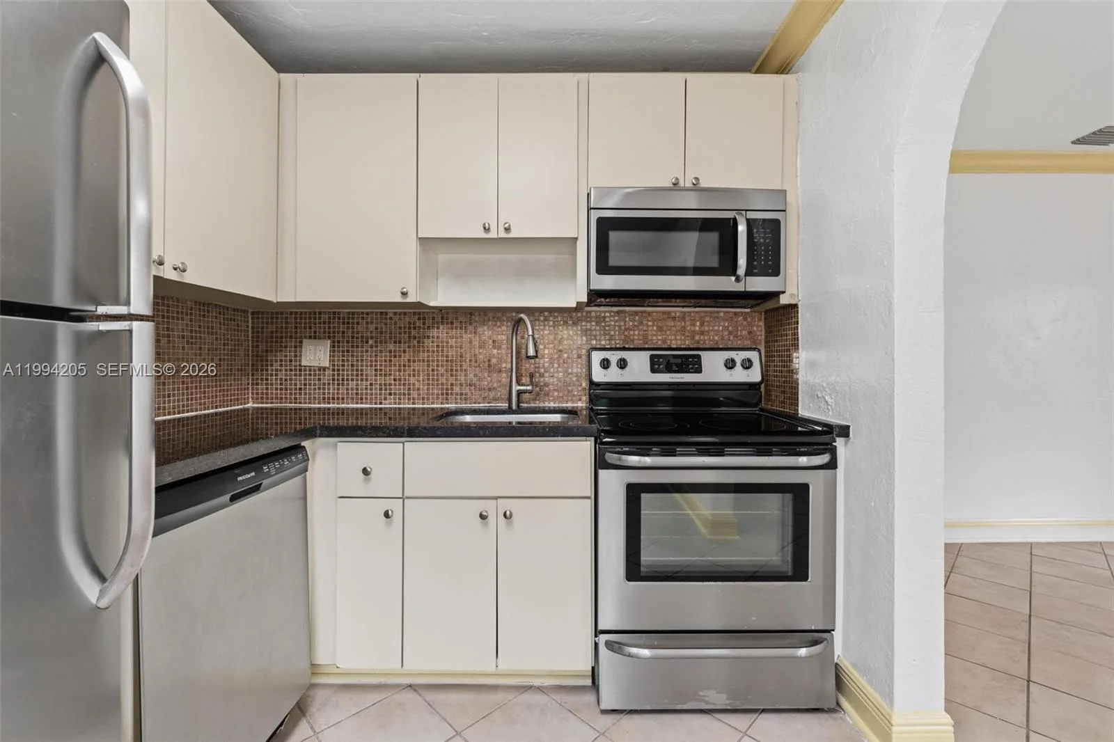 3147 Mcdonald St, Miami, FL 33133 photo 10