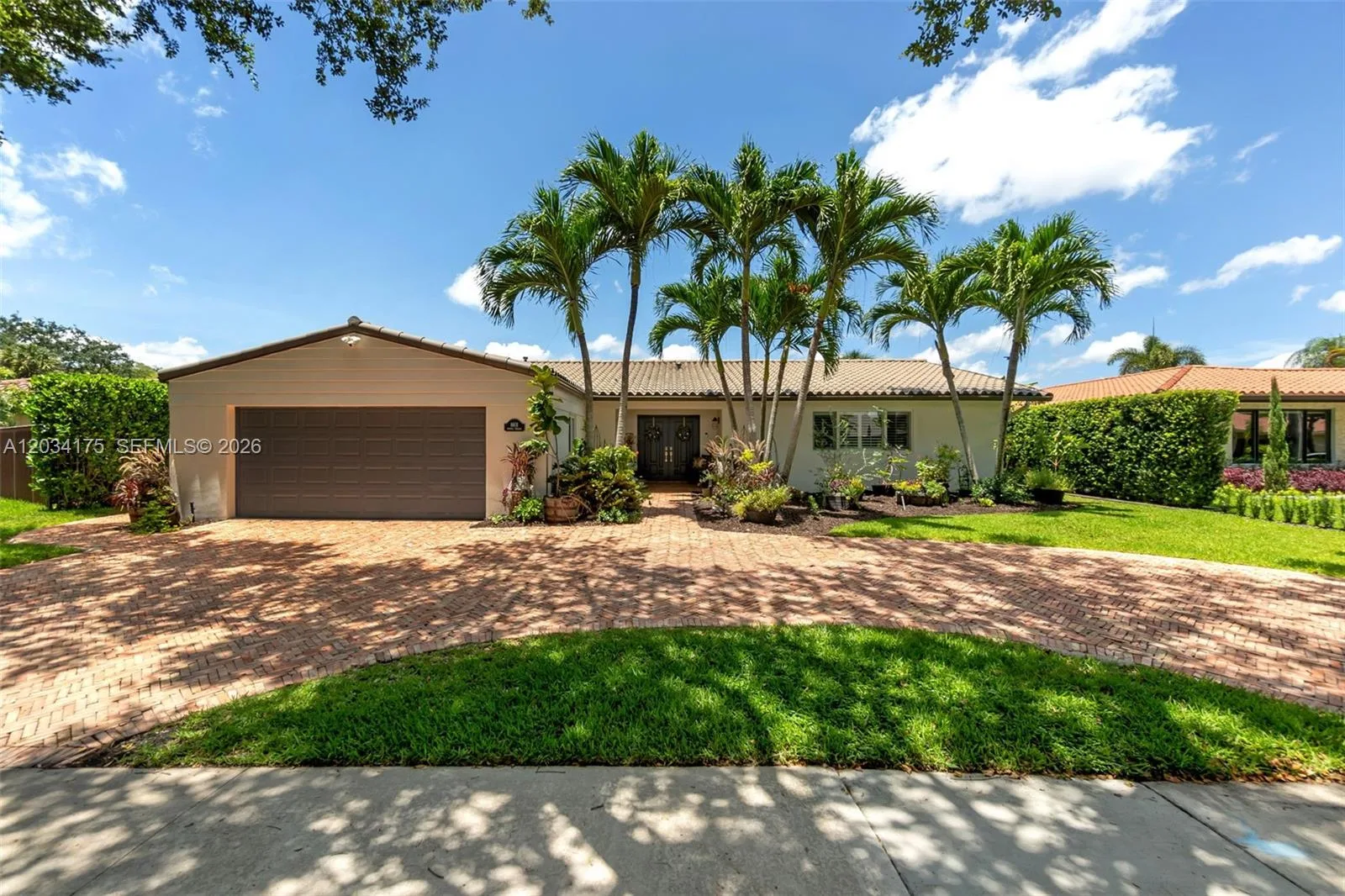 8601 Dundee Ter, Miami Lakes, FL 33016