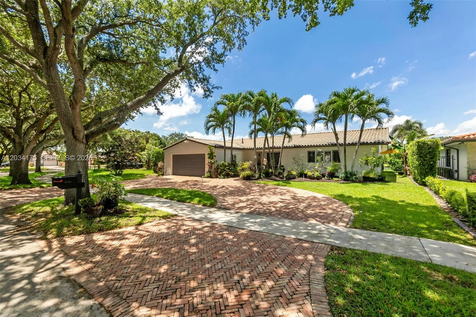 8601 Dundee Ter, Miami Lakes, FL 33016 photo 2
