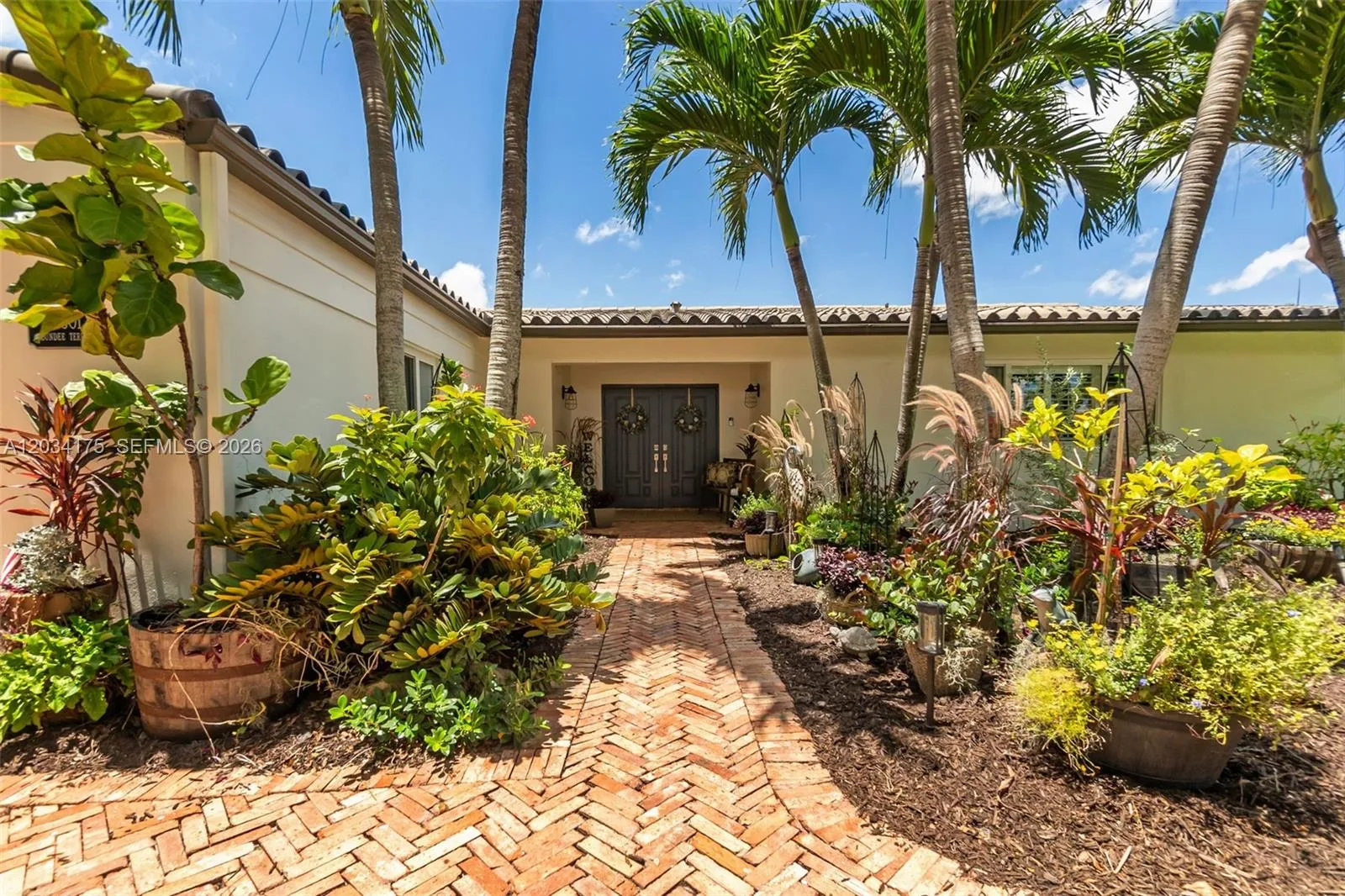 8601 Dundee Ter, Miami Lakes, FL 33016 photo 3