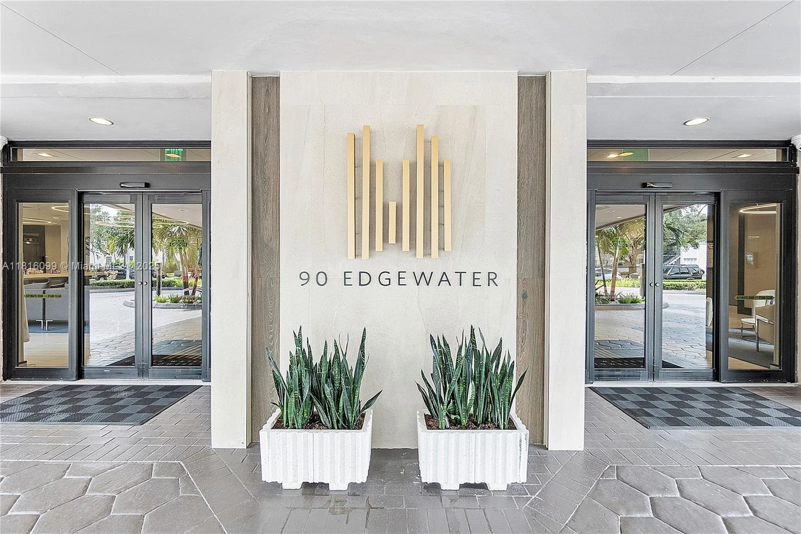 90 Edgewater Dr # 305, Coral Gables, FL 33133