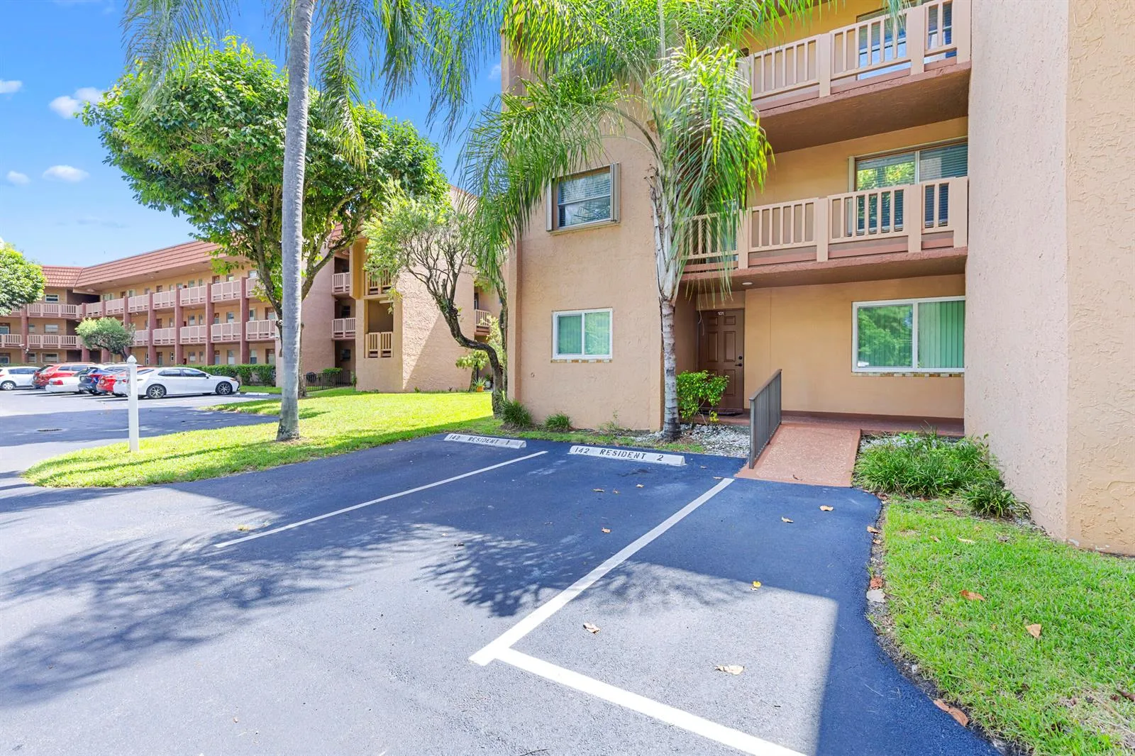 9861 Sunrise Lakes Boulevard # 101, Sunrise, FL 33322