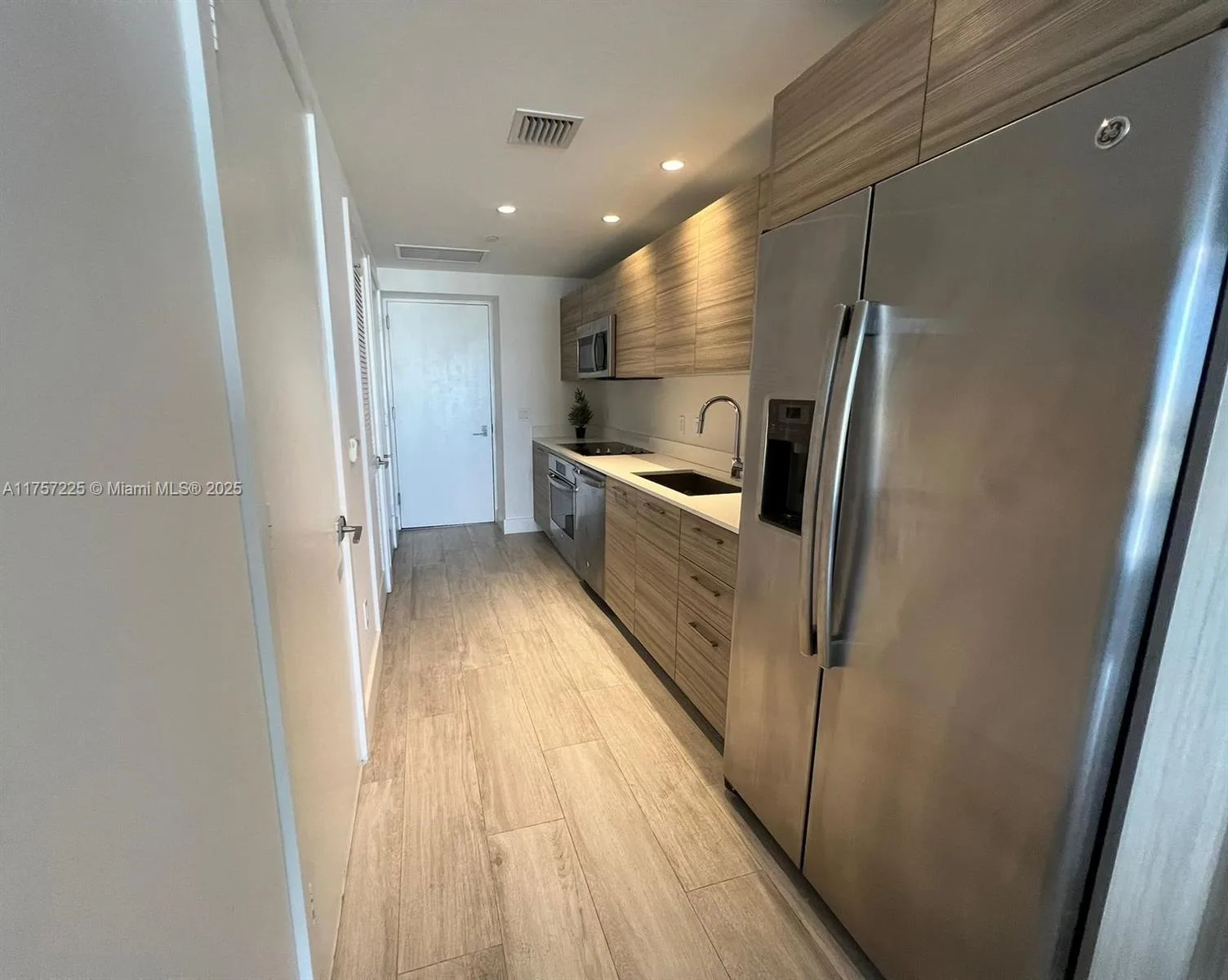 121 NE 34th St # 1915, Miami, FL 33137 photo 6