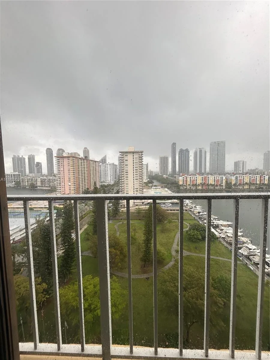 290 174th St # 1715, Sunny Isles Beach, FL 33160 photo 4