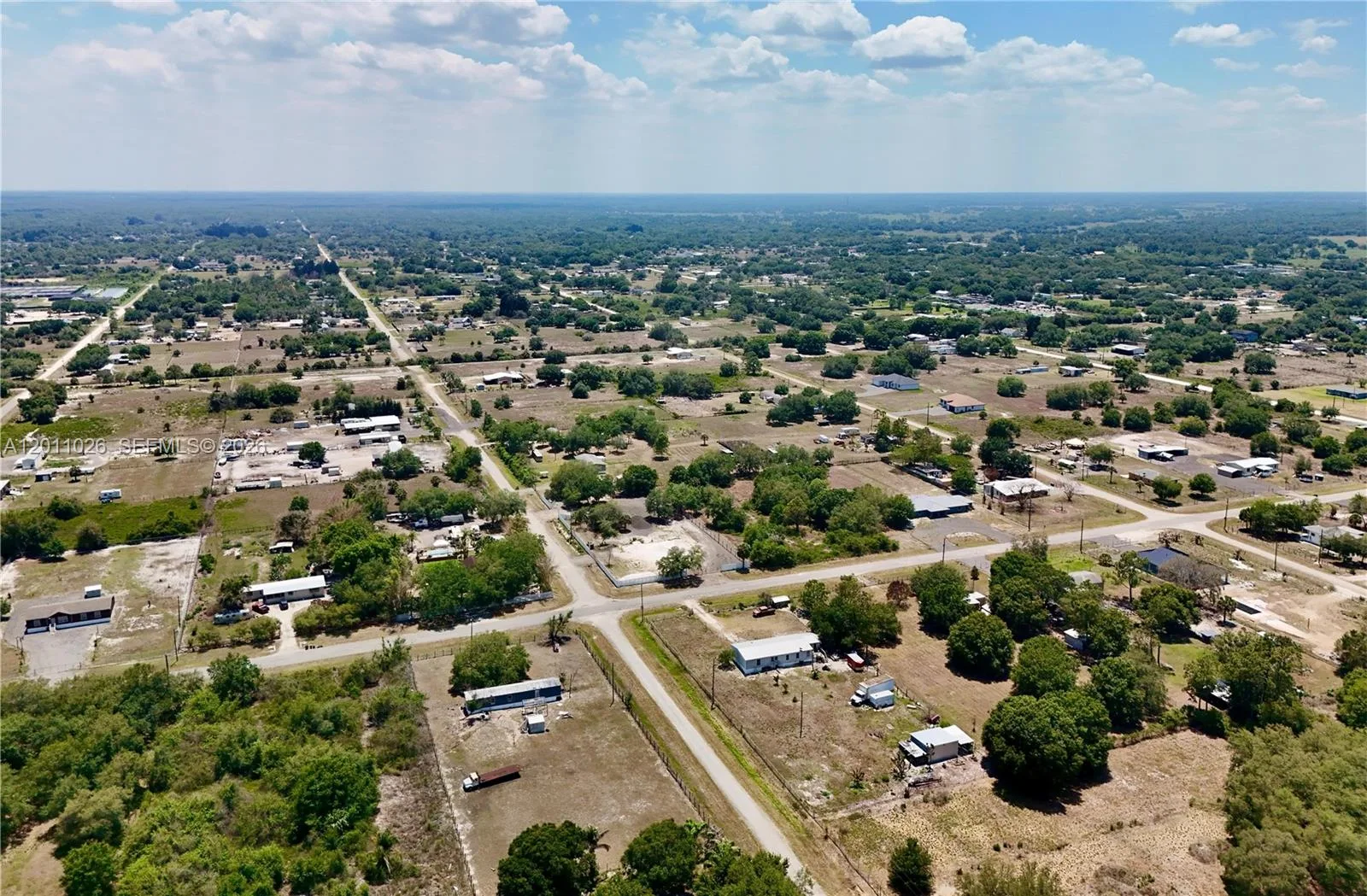 242 BALD CYPRESS AVE, Clewiston, FL 33440 photo 3