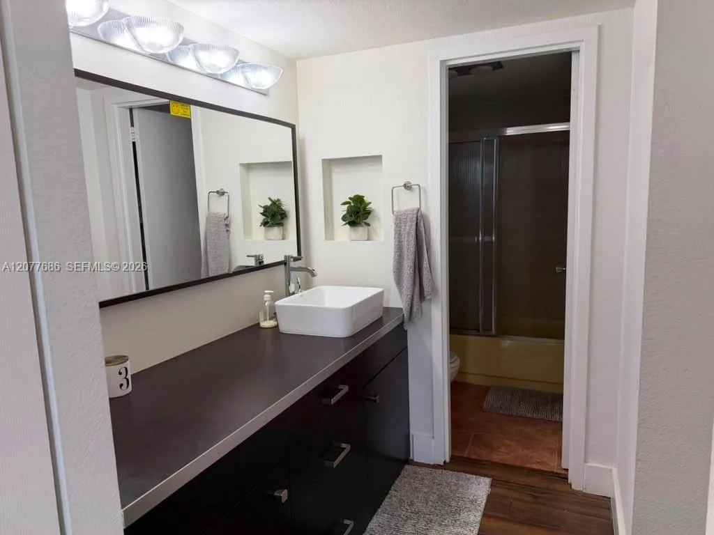3375 N Country Club Dr # 607, Aventura, FL 33180 photo 13